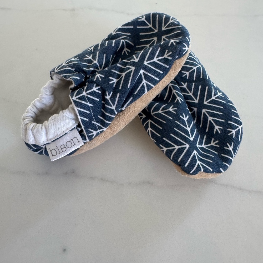 Bison Baby Booties with snowflake  Pattern